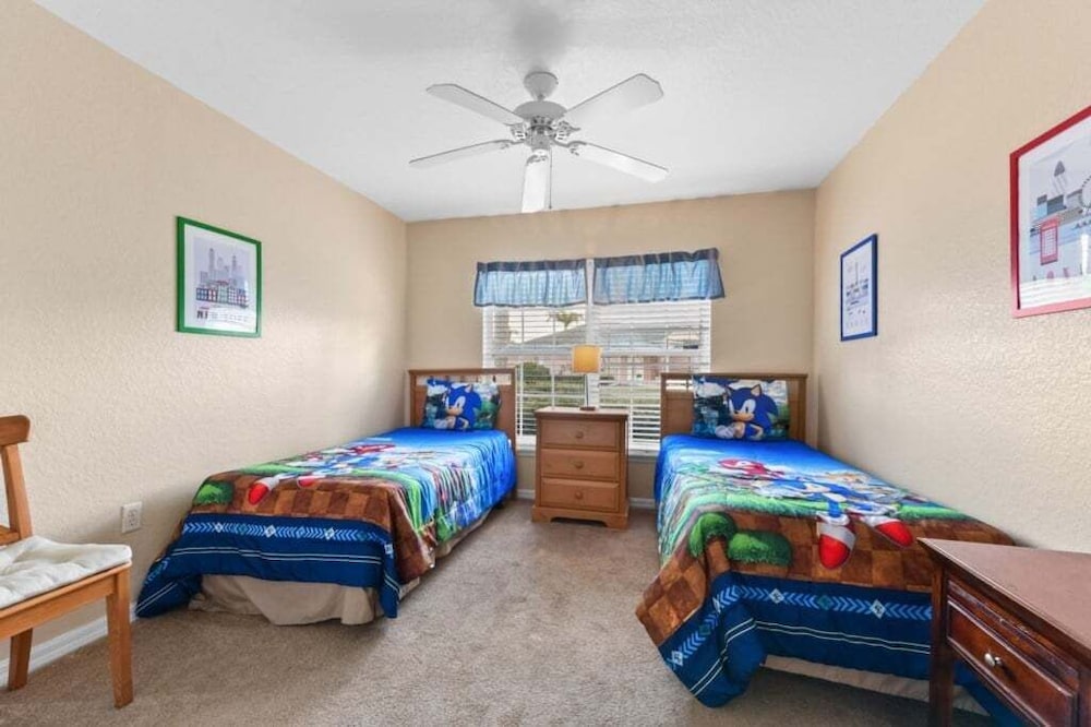 Reserve Retreat - Gated 4br With Pool Near Disney 4 Bedroom Villa