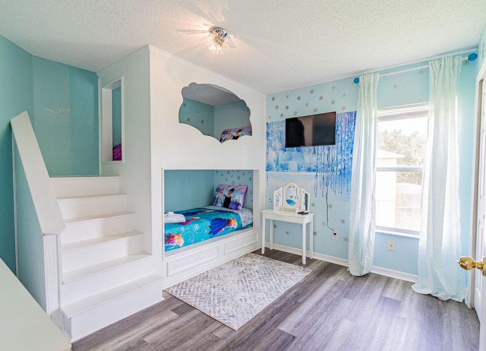 Themed 7 Bedroom Villa, 12 Min to Disney, Resort Access - Image 5