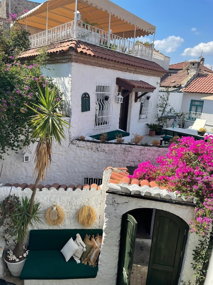 8 Oda Boutique Homes