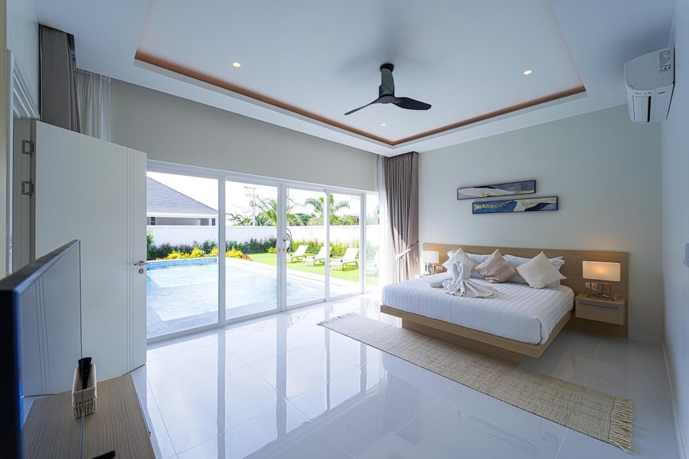 Modern 3 Bedroom Villa AS1