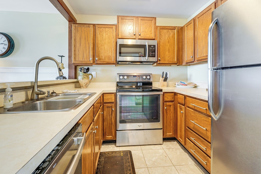Sandy Oceanfront 2nd FL 1BR W/pool at The Riggings