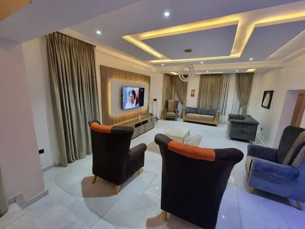 Sterling Shortlet Apartment and Suites
