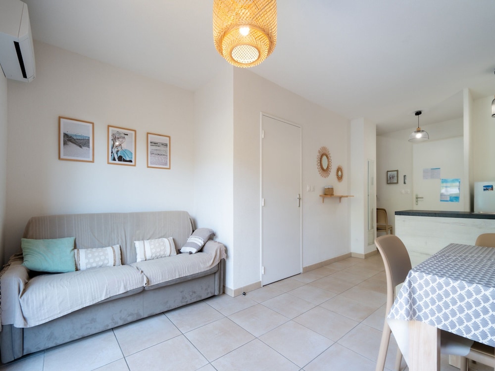 Villa in Valras-plage Near Sandy Beach