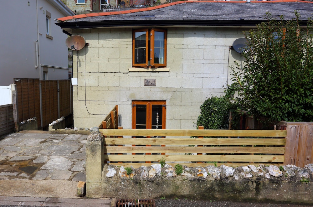 Vectis Cottage