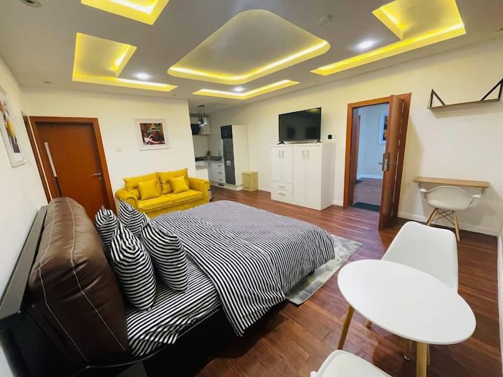Crownbee Luxury Apartment