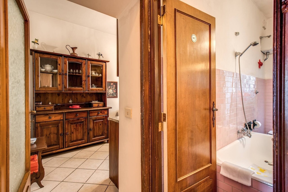 Warm Apt In Ancient Building In Vatican-p S Pietro