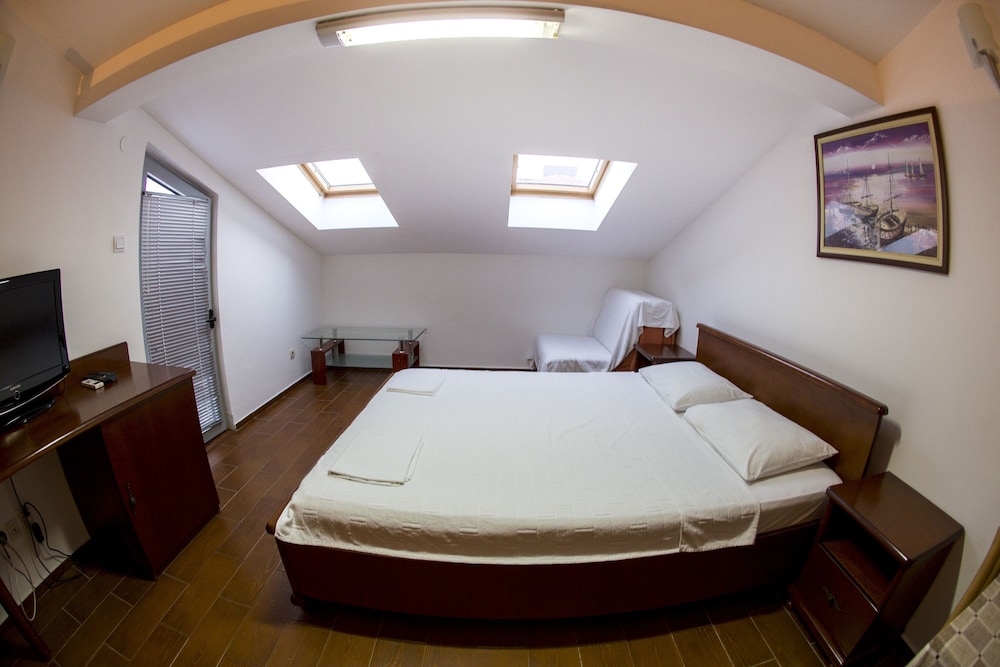 SMS Apartments