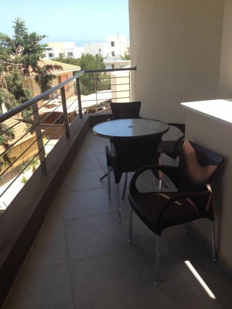 Niro Apartments