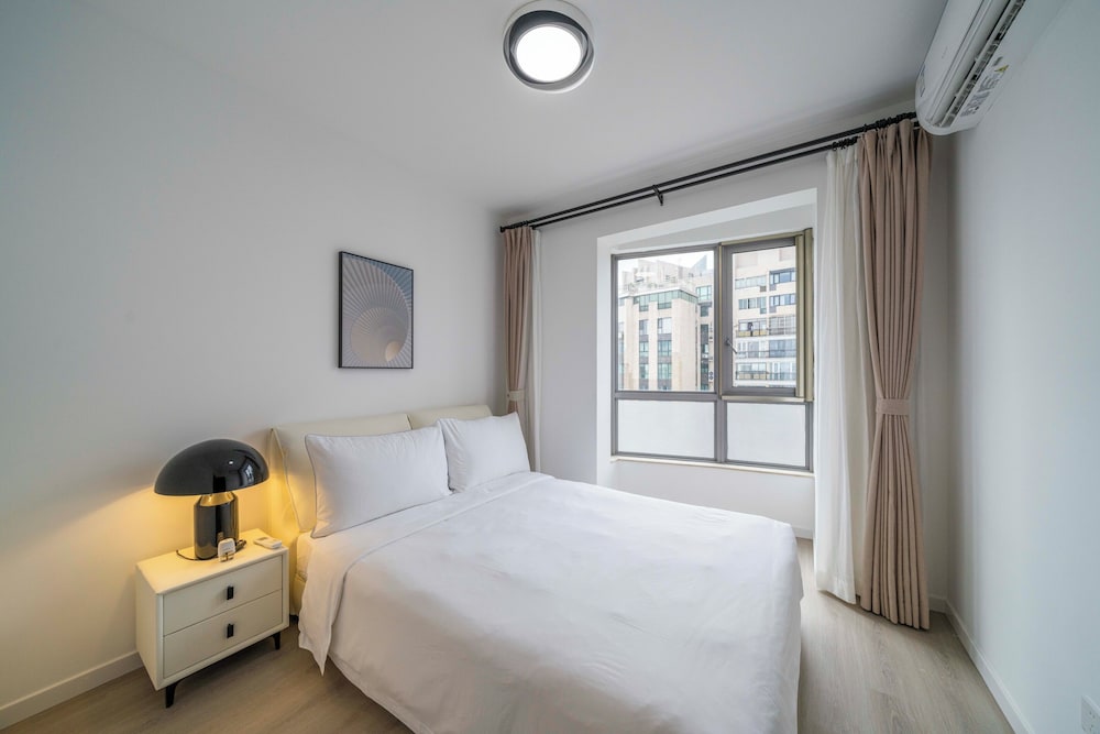 Tyms Spacious 3BR 2BA APT Laishi Di