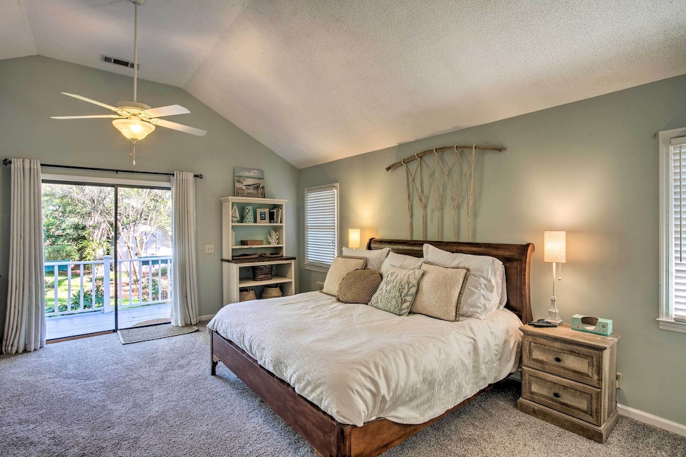 St Simons Island Vacations - Charming Simons Cottage w/ Porch: Half Mi to Beach - Property Image 2