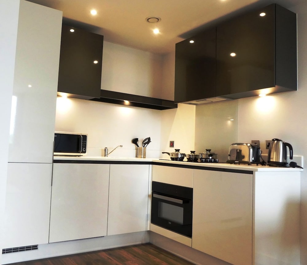 Basingstoke Vacations - Churchill Place Basingstoke - Property Image 4