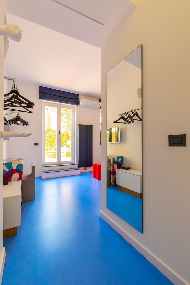 Amana in Naples With 1 Bedrooms and 1 Bathrooms