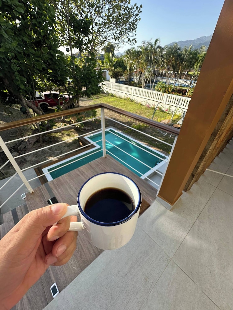 Elegant Chalet 2 Minutes From the Beach Ideal Families