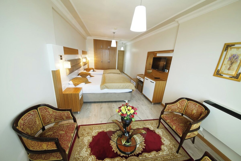 Okutur Otel