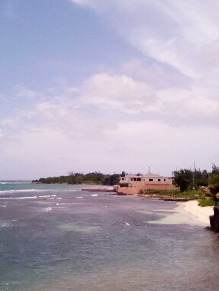 CariBlue Beach Hotel
