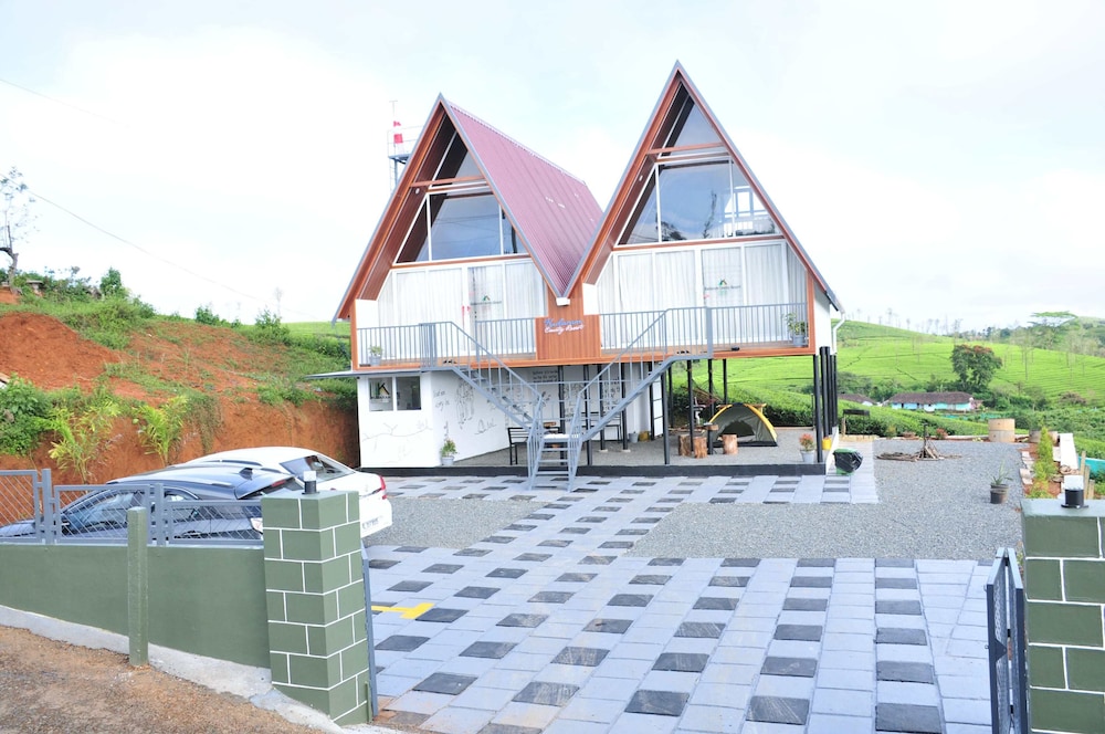 Kudaram County Resort