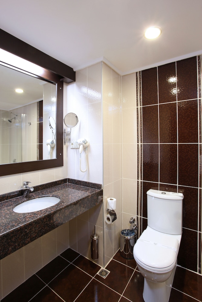 Arya Hotel Business Deluxe - Property Image 2