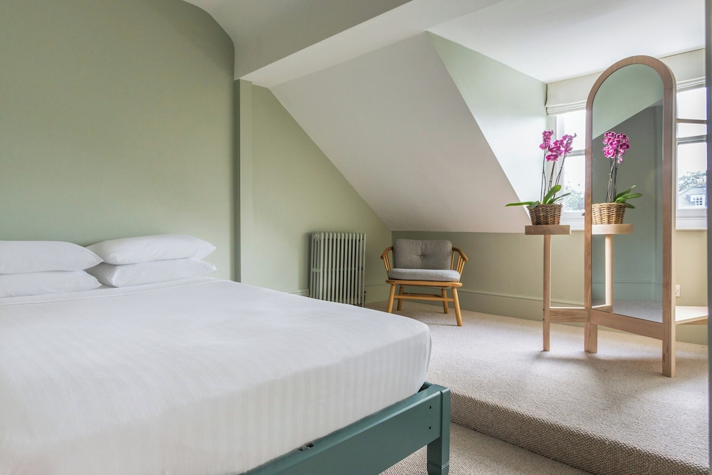 Canonbury Park North II by Onefinestay