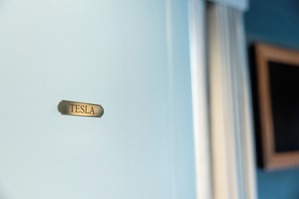 The Gas Lamp Hotel - 1BR - Tesla