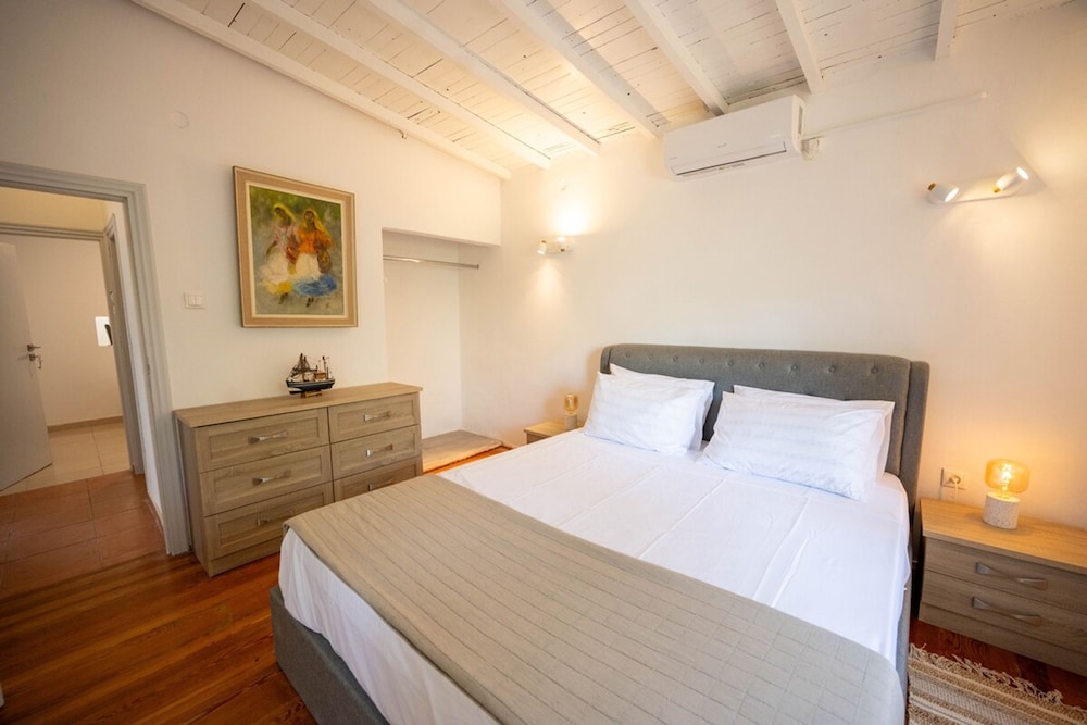 Aeraki Cottage at Heraion Lagoon