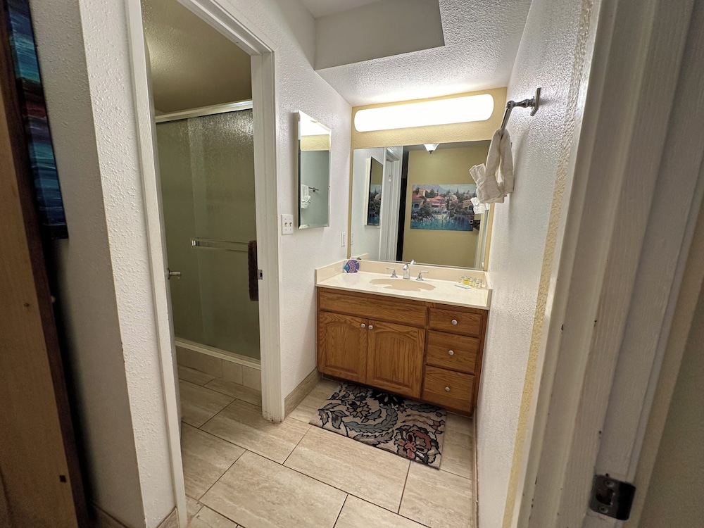 Kihei Akahi D-105 by Maui Rental Group