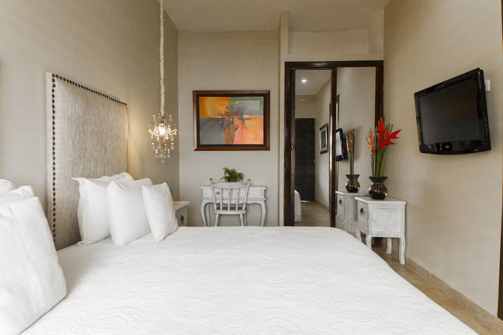 Villa Artsy Boutique With Private Pool by Nomad Guru view 4