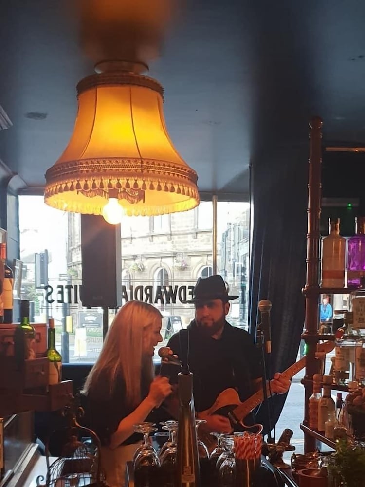 Gin Lounge Rooms