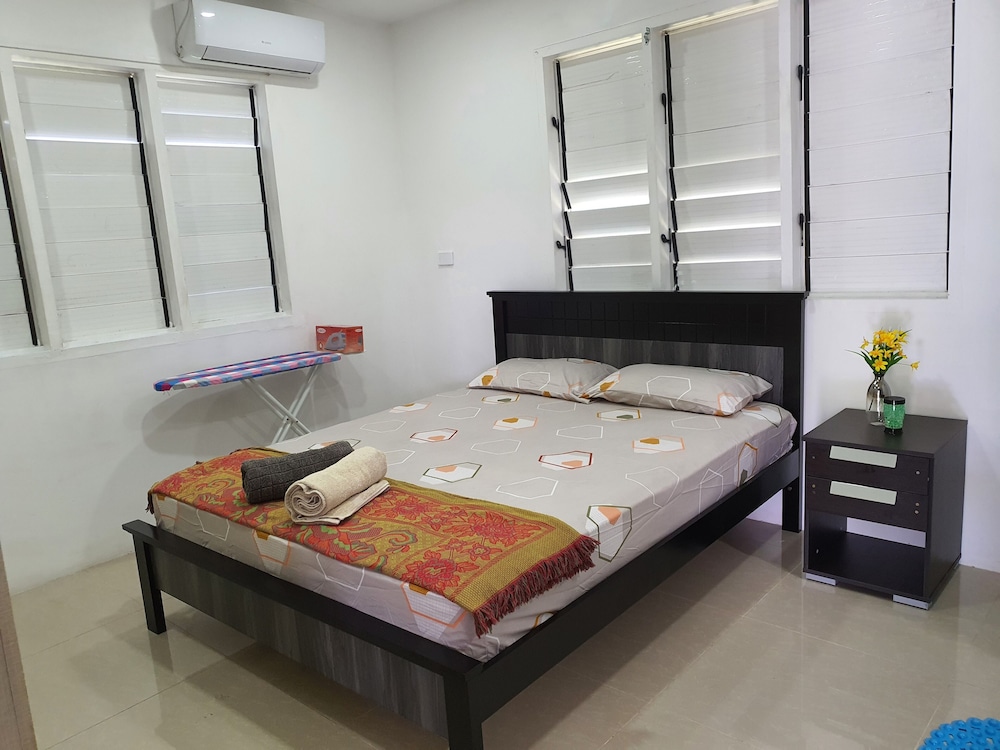 Master Bedroom with Shared Kitchen - view 10