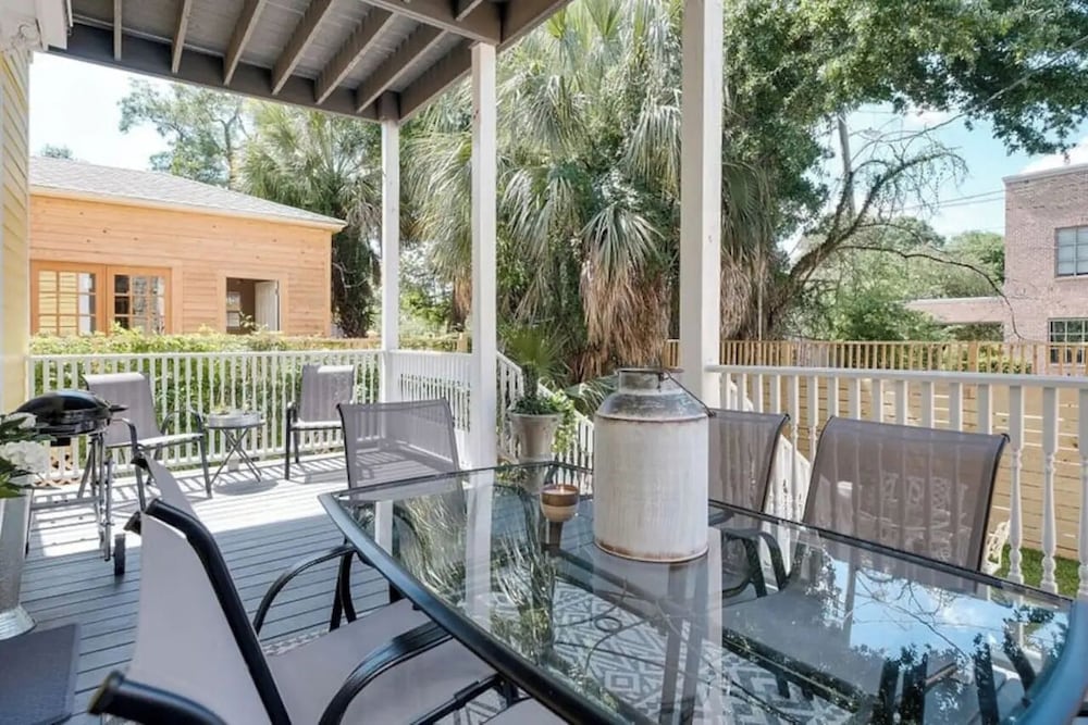 Beautifully Renovated 5 bedroom 5 bath