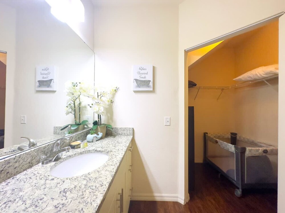 4Bd Minions Themed Home Near Disney Sleeps 10