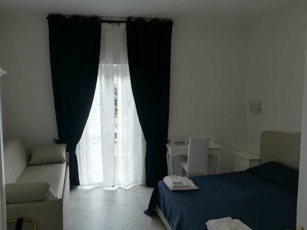 Colosseo Rooms Imperial Rome 2