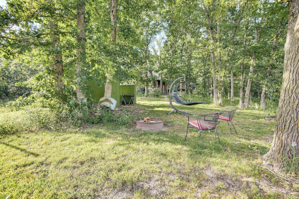 Historic Clark Cabin w/ Deck Fishing Pond Access - Property Image 27
