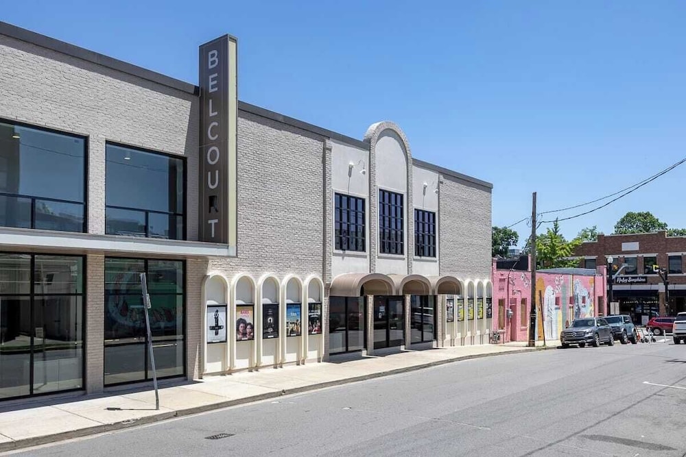 The Nomad 4 Studio Buyout 16 Guests in Hillsboro