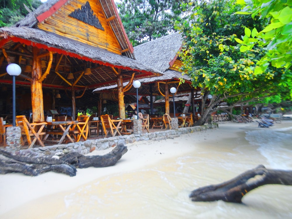 Phi Phi Relax Beach Resort