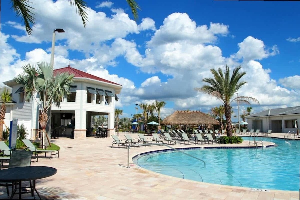 Lake View Resort Condo w Lazy River Near Disney