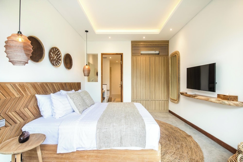 Brand New 4br Villa 400 to Finns Canggu