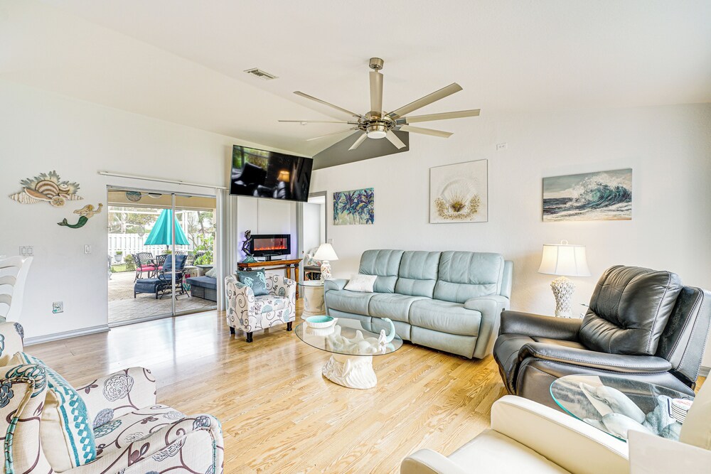 4 Mi to Public Beach: Cape Coral Paradise!