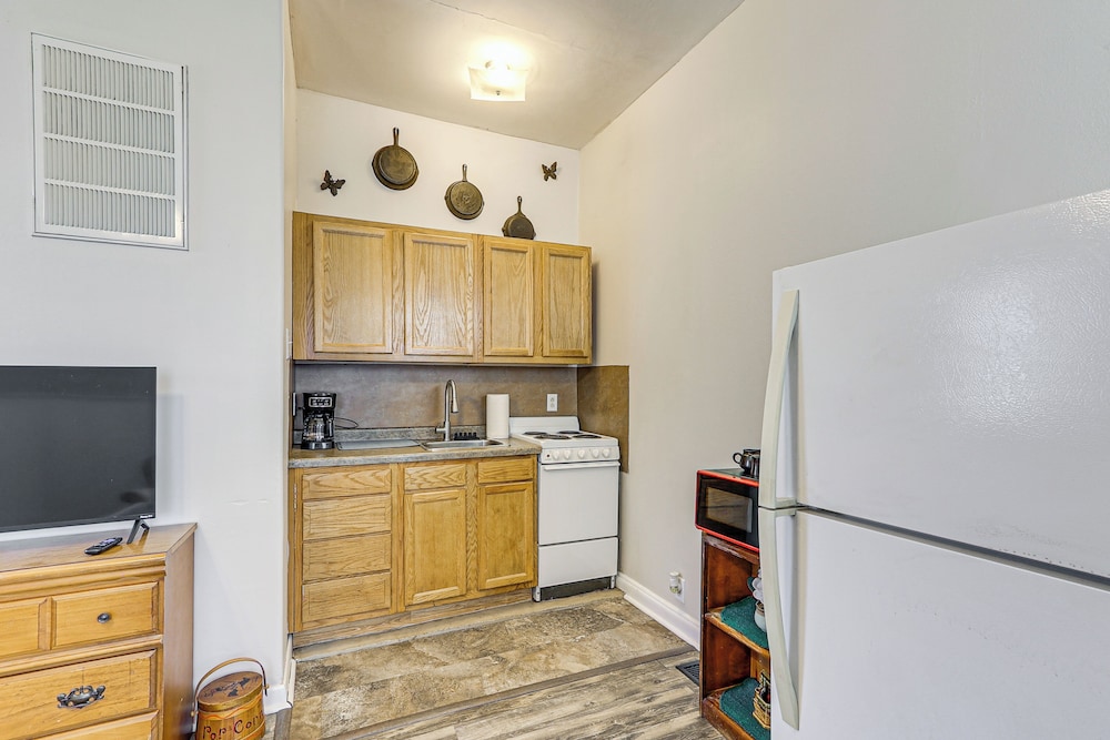 Near Walnut Valley Festival: Convenient Apartment!