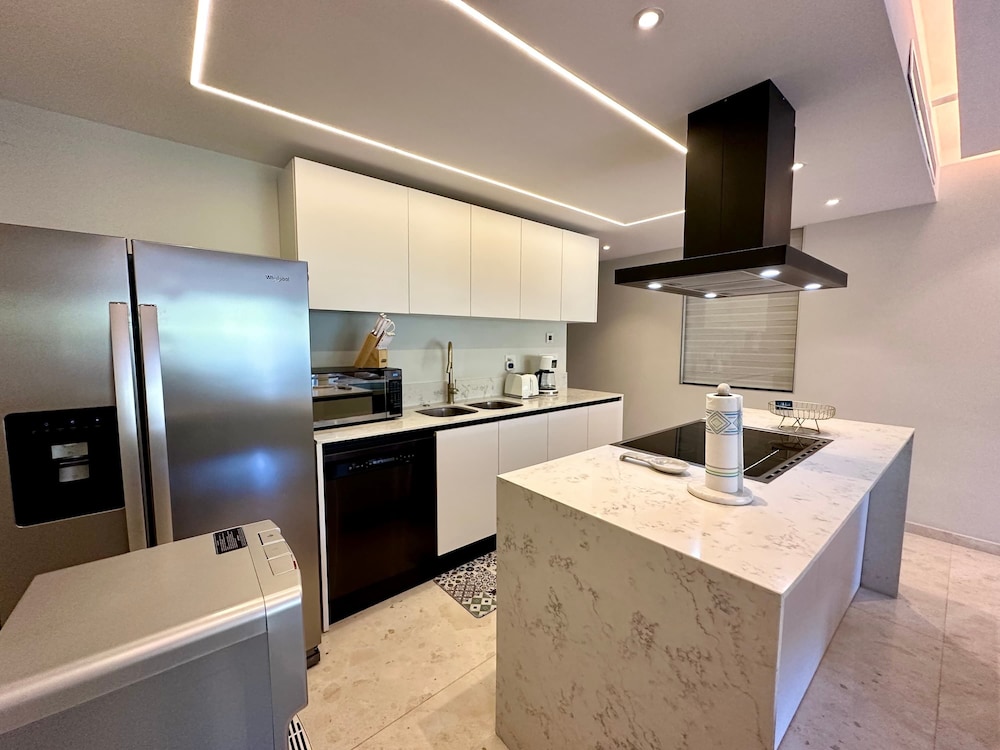 Bolongo: Your Exclusive Oceanfront Escape