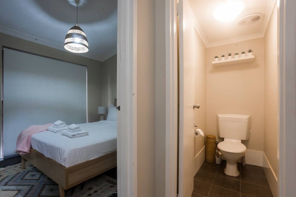 Lovely 1BR in Beachy Scarborough