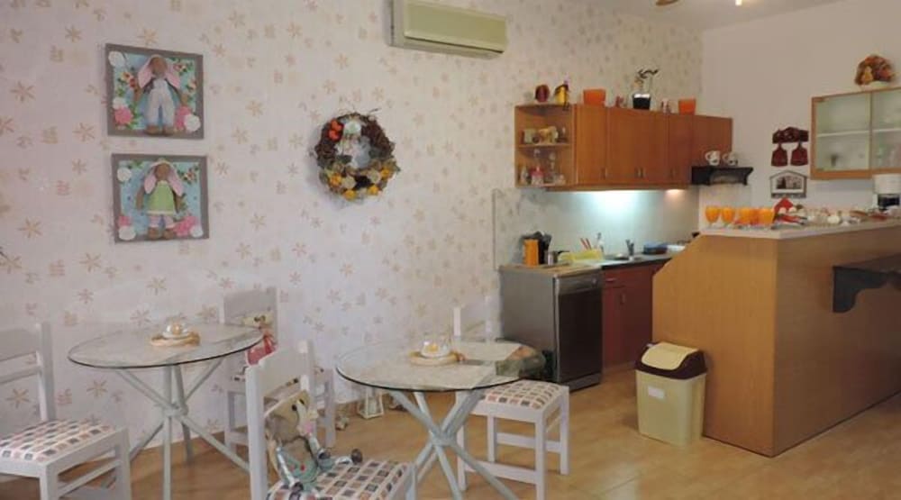 Nostalgia Apartments