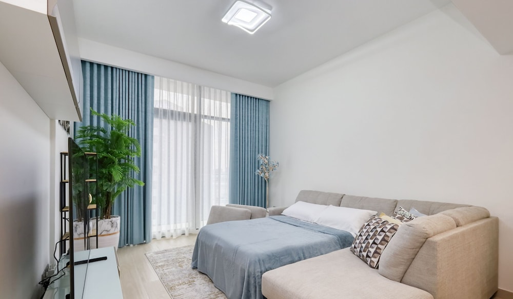 Exquisite Living in Riviera One Bedroom