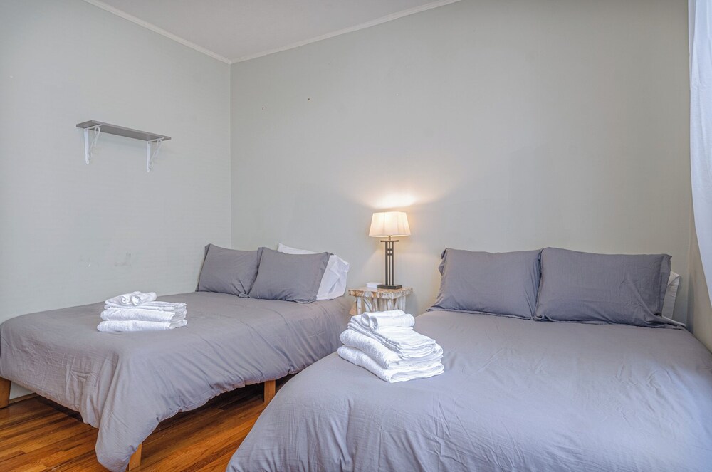 Spacious 3BR Midtown Home - Grad Family