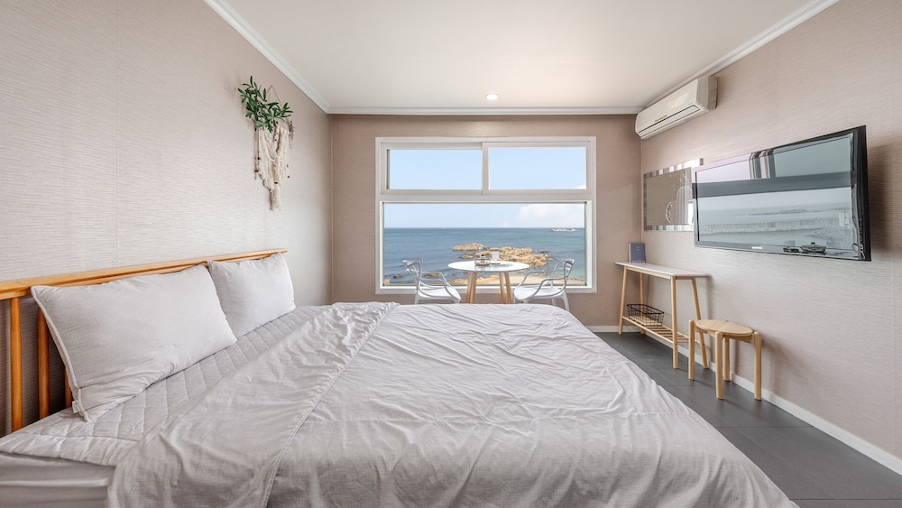 Goseong Napoli House Pension