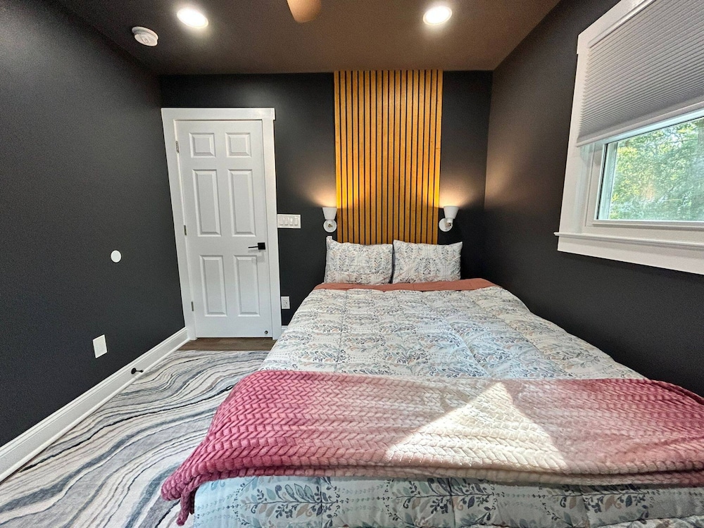 A122 Malone Home