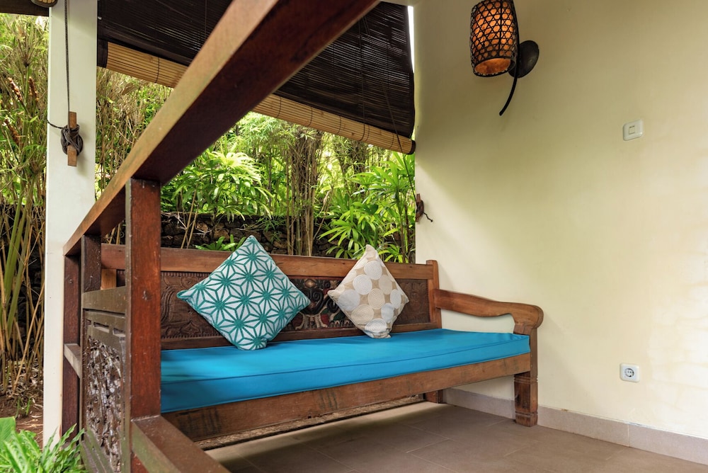 Alamanda Lovina Resort