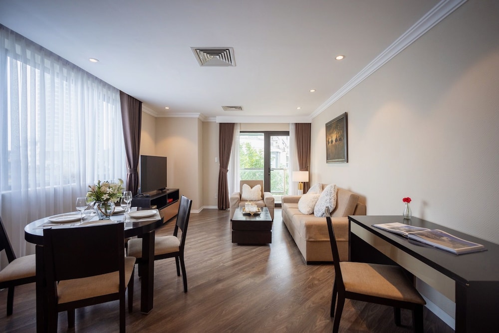 Skyline Tower - Service Apartments