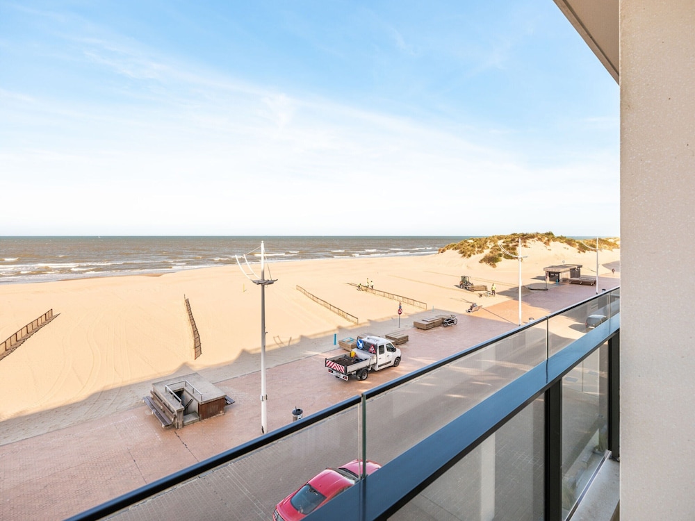 Winoc 302 Luxury Family Apartment on the Dike