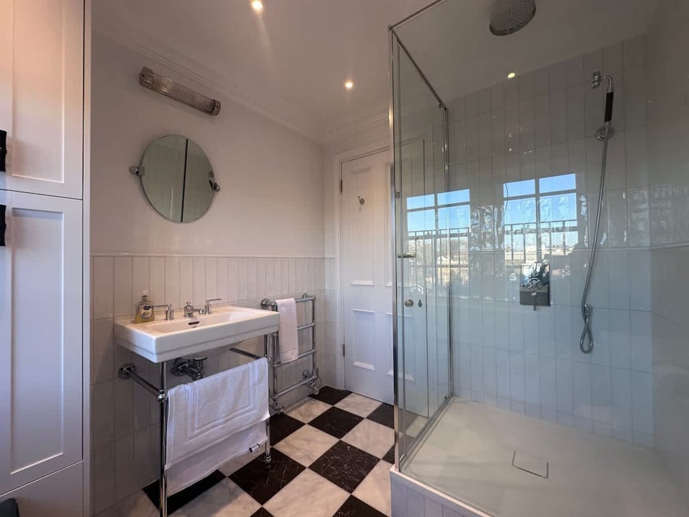 Melody Apartament in Greater London