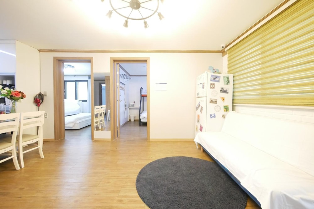 Liz's House - Hostel